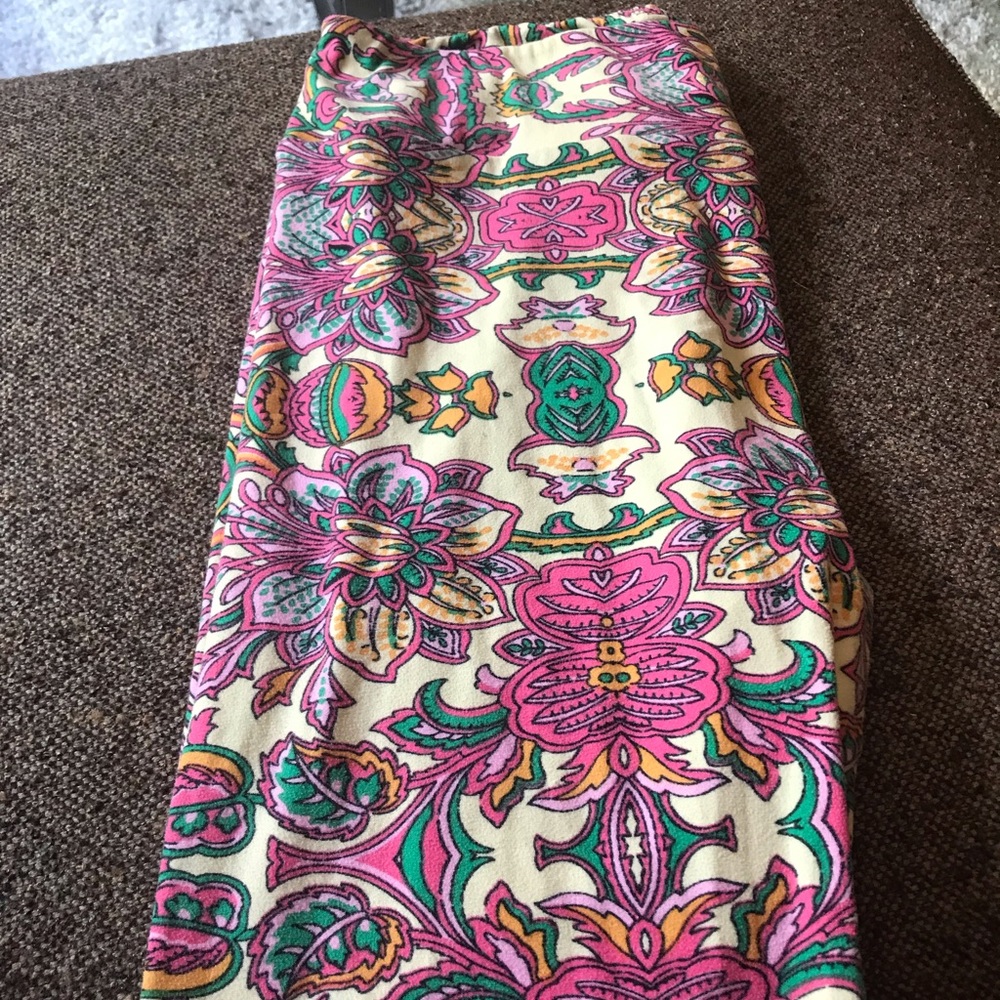 Lularoe leggings tall and curvy